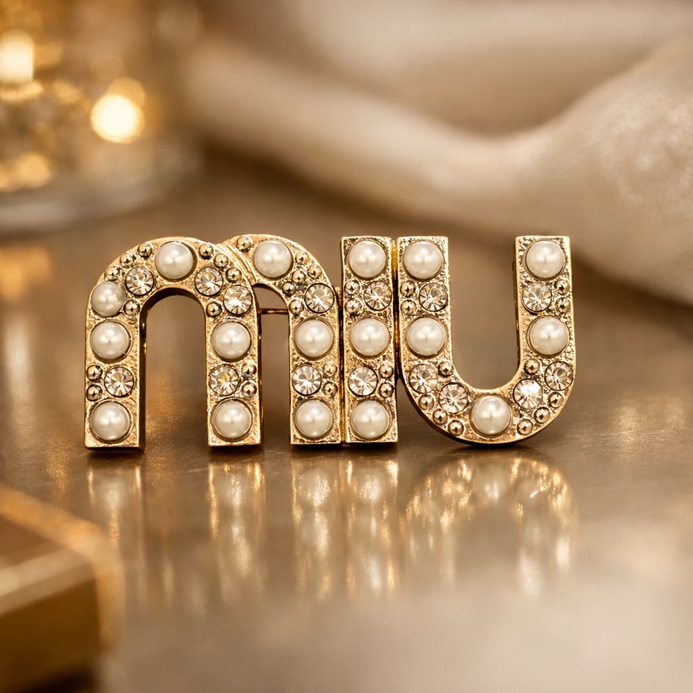 Pearl & Rhinestone Brooch silver  Tone elegant Pin